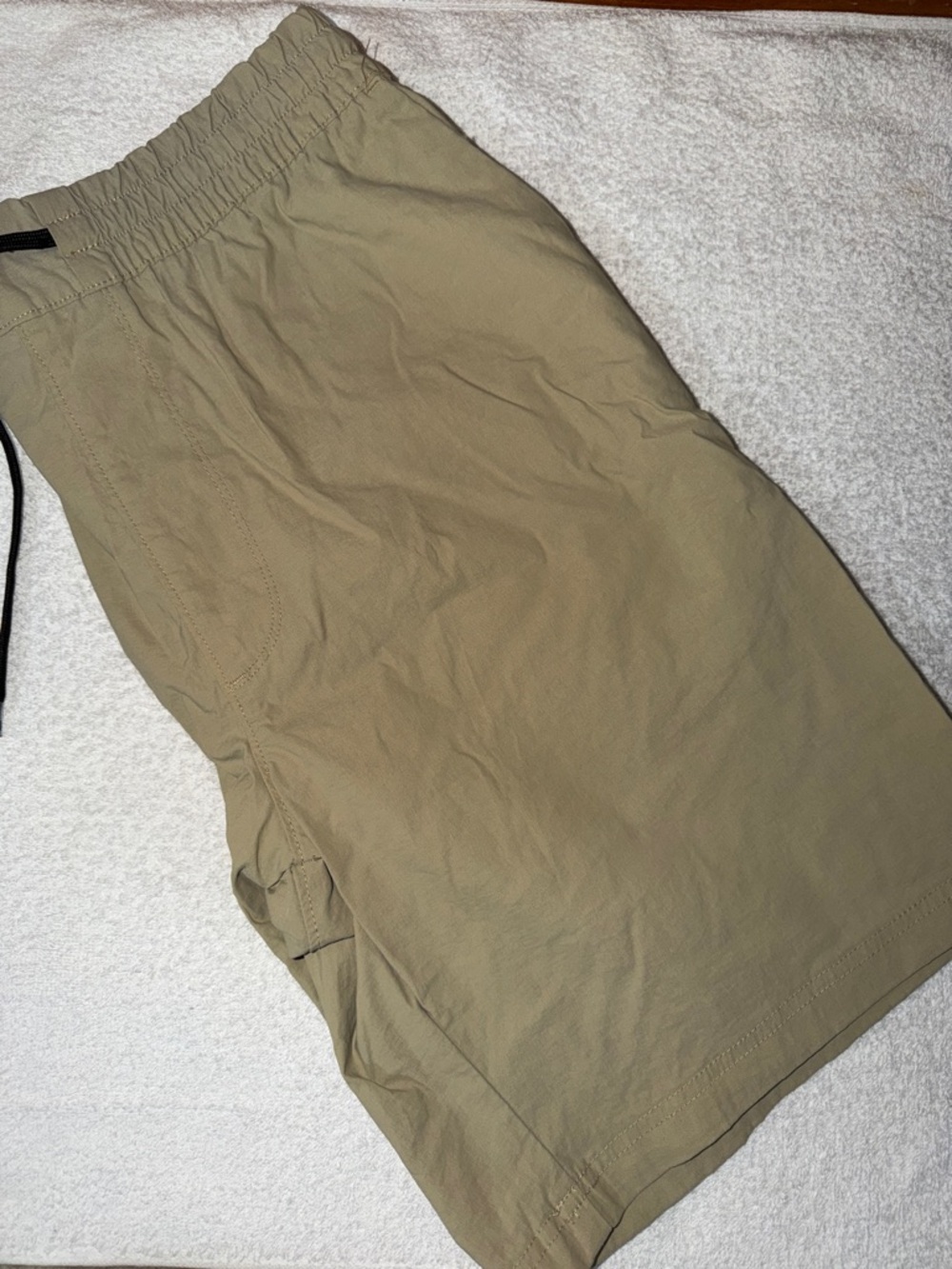 STYLUS Men's Hybrid Shorts in Olive/Tan